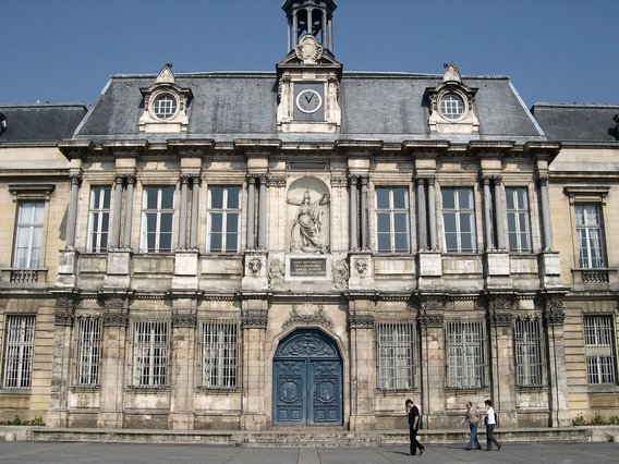  Hôtel de Ville
